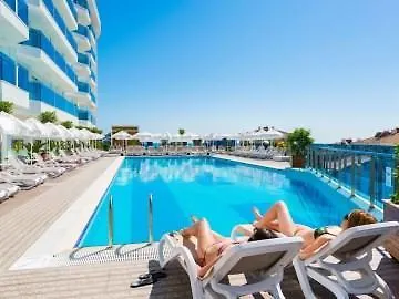 Dream World Hill Hotel Sidé