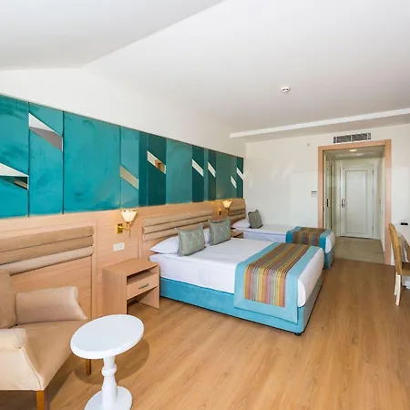 Dream World Hill Hotel Sidé