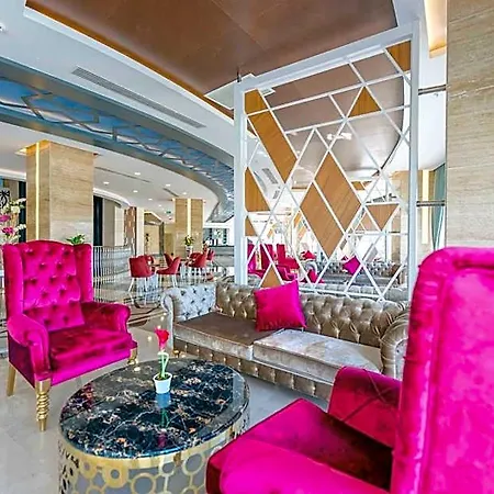 Dream World Hill Hotel Sidé