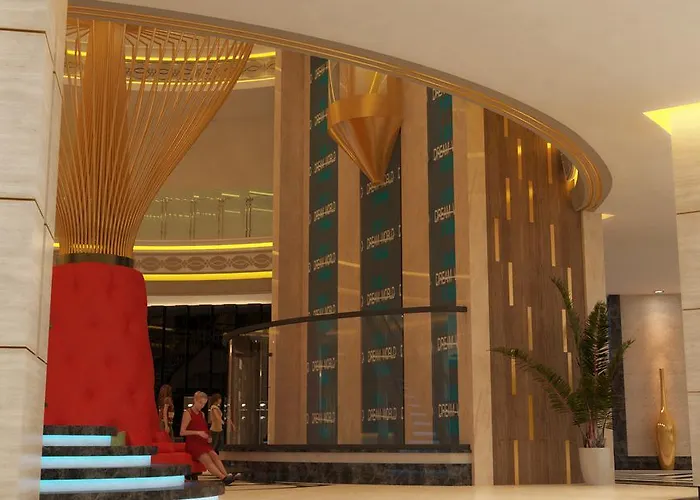 Dream World Hill 5* Side