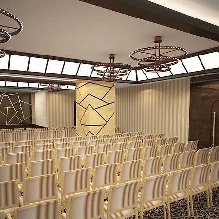 Dream World Hill Hotel Side