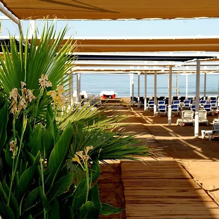 Dream World Hill 5* Side