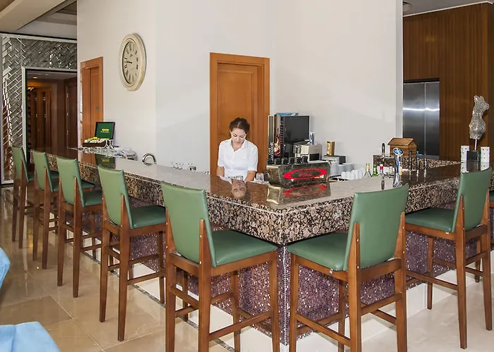 Dream World Hill Side