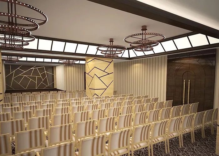 Dream World Hill Hotel Side